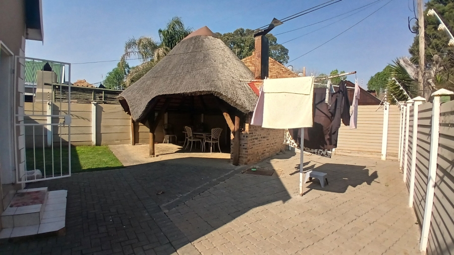 2 Bedroom Property for Sale in Langenhovenpark Free State